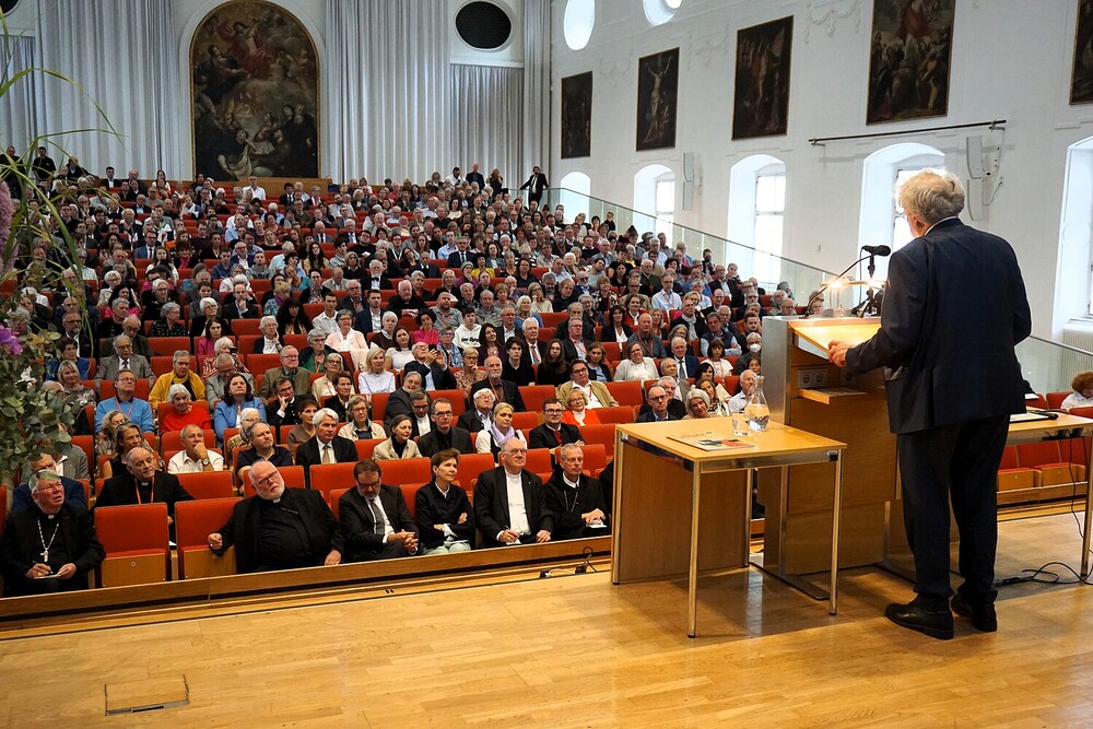 Zeilinger: 'Konflikt Religion-Naturwissenschaft ist Scheinkonflikt'