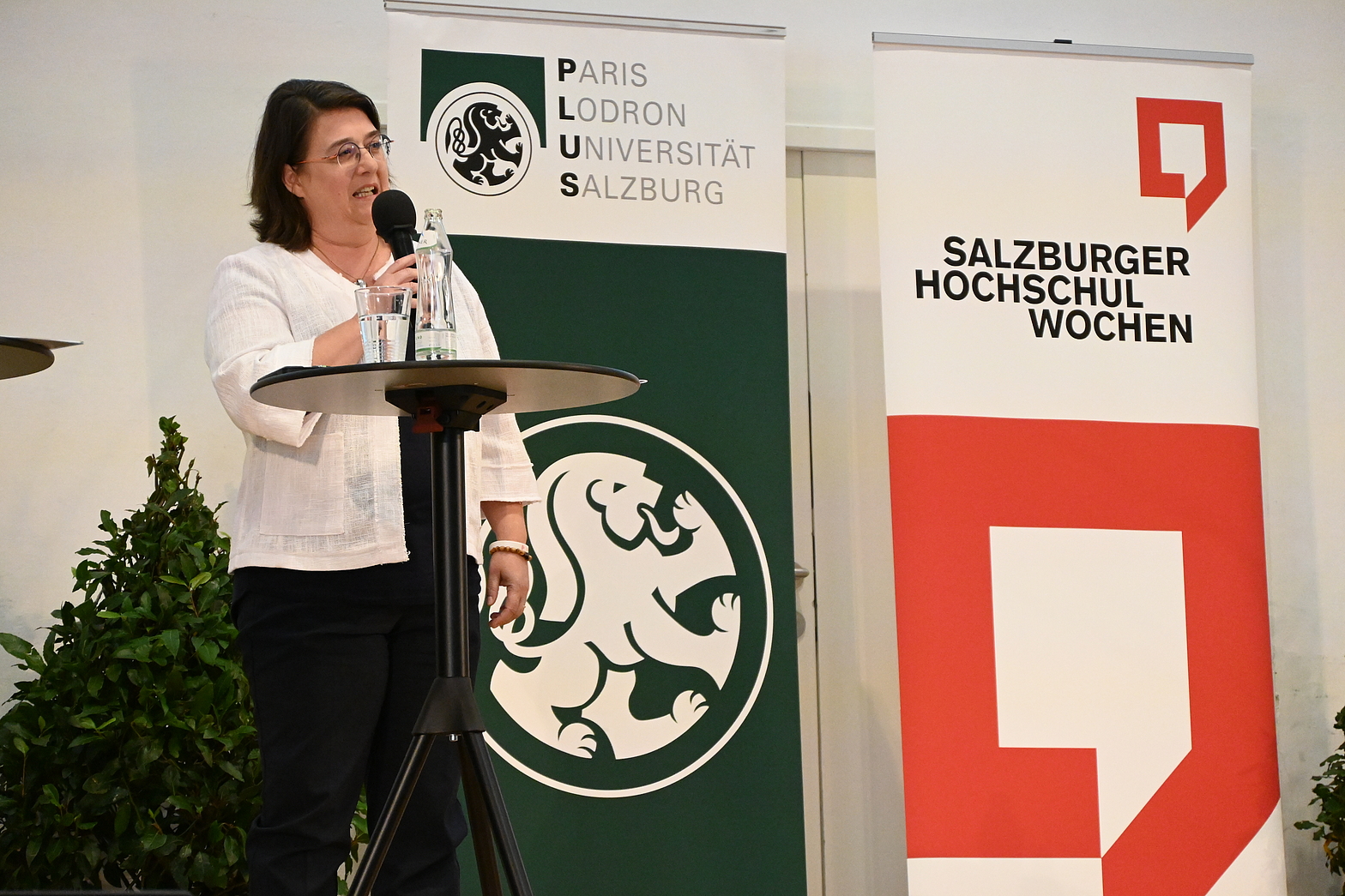 Gabriele Eder-Cakl bei der Podiumsdiskussion 'Eine Kirche, die mehr leben lässt?!'