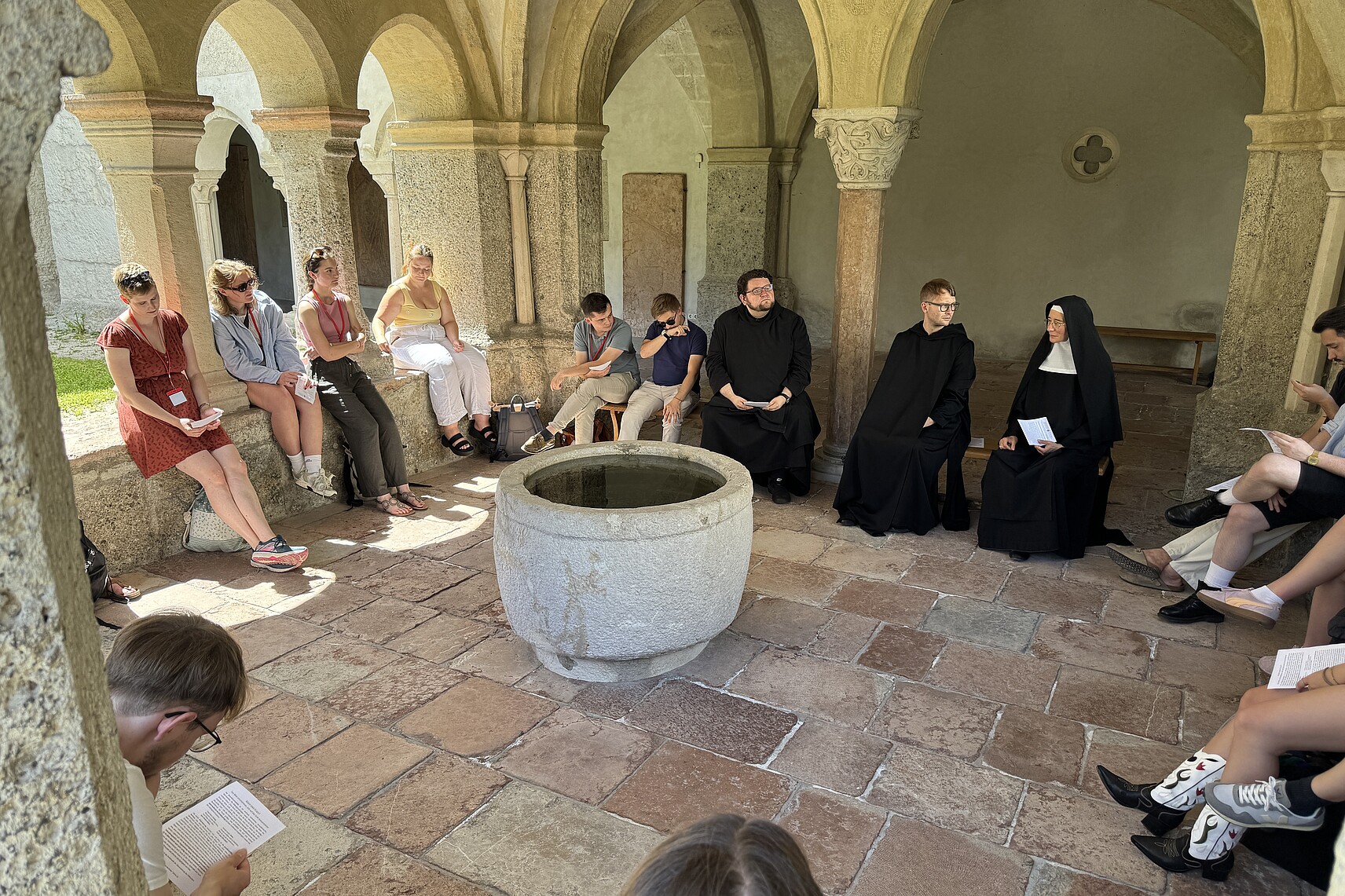 'Ein Sehnsuchtsort für viele': Benedictine Banter bei den Hochschulwochen 2025