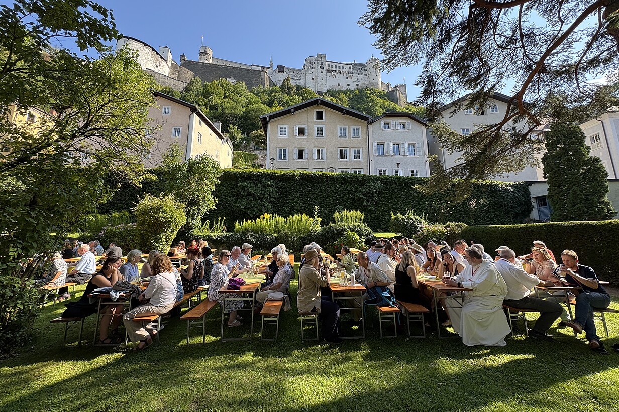 Fest im Garten des Erzbischofs